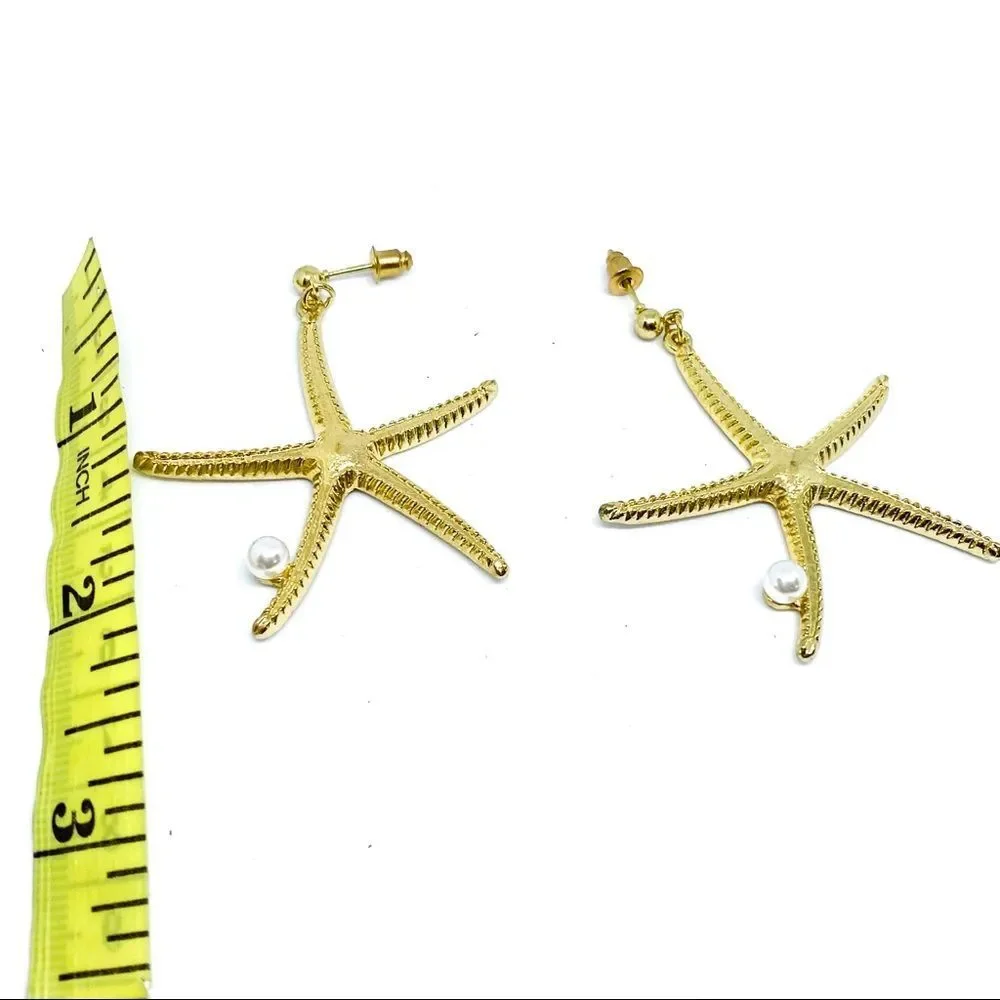NWT Gold star fish Faux Pearl Earring